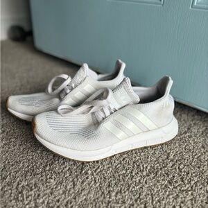 Women’s adidas tennis shoes